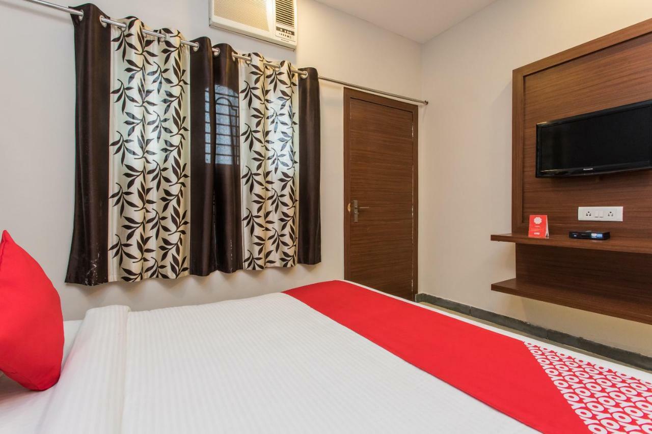 Oyo 17161 Hotel Mahalaxmi Ujjain Zewnętrze zdjęcie